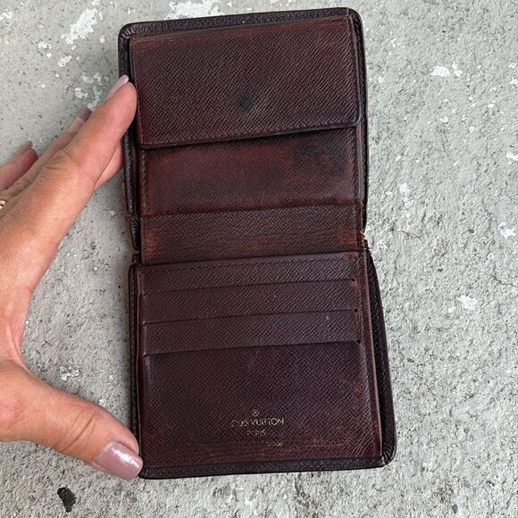 Vintage Louis Vuitton Taiga leather wallet - Picture 2 of 9